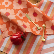 Load image into Gallery viewer, Bees Knife